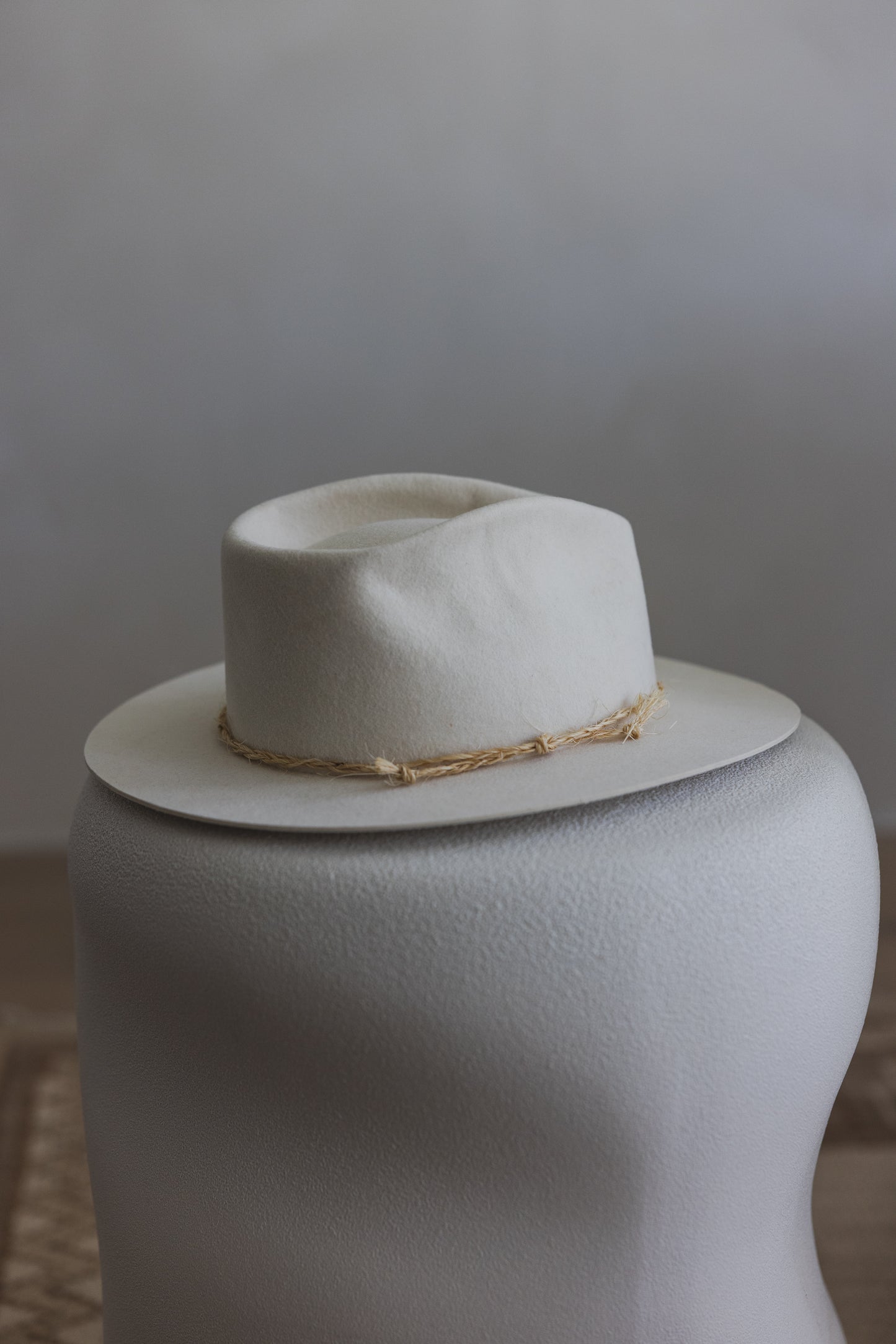 White fedora coastal short brim