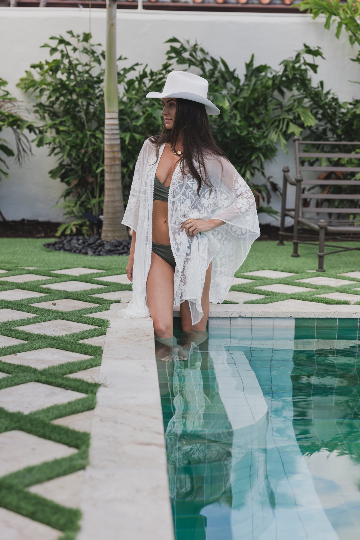 White Cattleman short brim